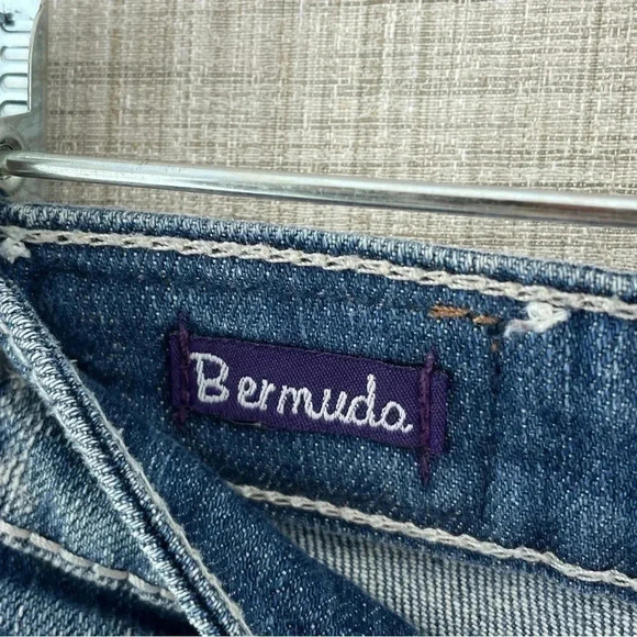 Vigoss Bermuda Distressed Jean Shorts Women's S 2342 - Picture 3 of 10